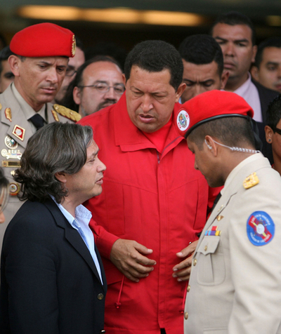 スペイン国王の「黙れ」発言、国内メディアは絶賛