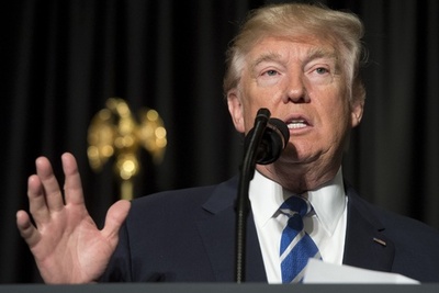 連邦判事は「政治的」 トランプ大統領、入国禁止令めぐり司法批判