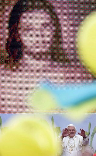 ローマ法王、ポーランド訪問 - ポーランド