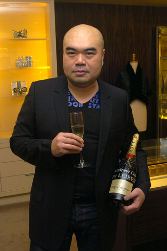 アンドリュー・ゲン、09年春夏新作はヘレナ・ルビンスタインからインスパイア