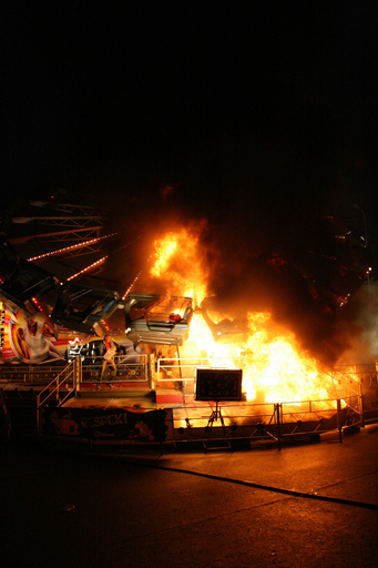 メリーゴーランドから出火、25人負傷 - エストニア