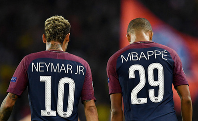 ネイマールの涙にチームメートのエムバペ「彼だって人間」