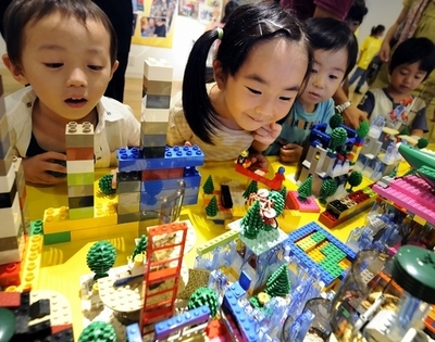 レゴがオンラインゲーム｢レゴ・ユニバース｣を発表