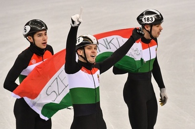 ハンガリーが冬季五輪初の金、ショートトラック男子5000mリレー