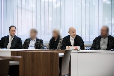 ホームレスと勘違い 銀行で倒れた老人放置の来店客に罰金刑、独