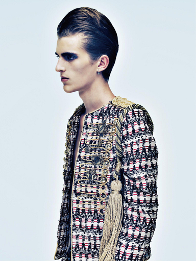 ＜11年春夏東京コレクション＞ガラアーベント、新作を発表