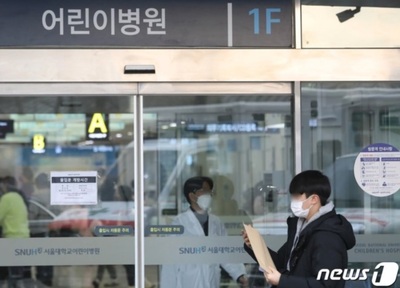 「新型コロナ検査を受けよう」患者が殺到したところ…韓国・小児科診療費、1年で2倍に