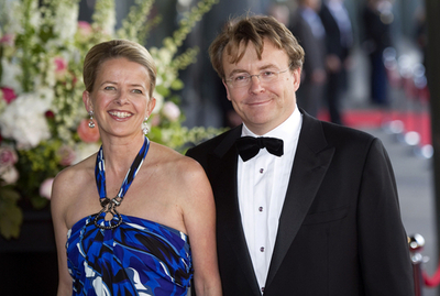 オランダ王子、スキー中に雪崩で重体