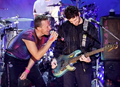 英コールドプレイ、環境に配慮したワールドツアーを発表