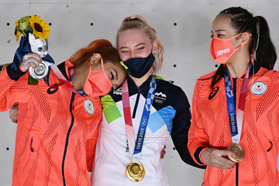 野中が銀、野口は銅 スポーツクライミング女子複合