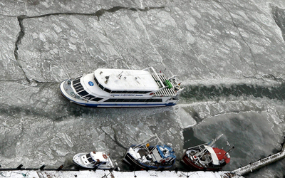 欧州の寒波による死者13人に、交通まひ 停電や事故も