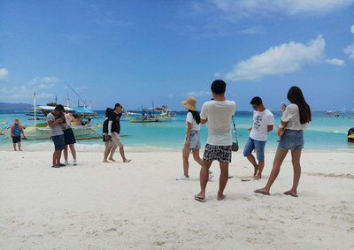 フィリピン政府、閉鎖予定の人気リゾートに機動隊を配備へ