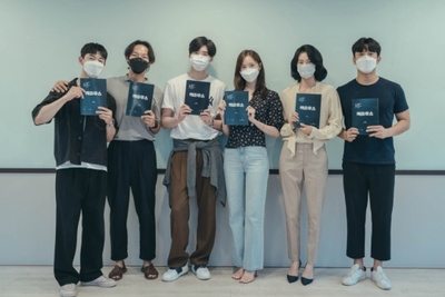 イ・ジョンソク＆ユナ、『ビックマウス』台本リーディング公開…天才詐欺師が来る！ – KOREA WAVE