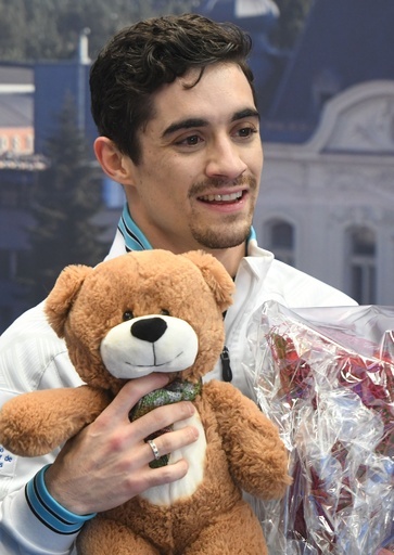 フェルナンデスが5連覇に向け首位発進、フィギュア欧州選手権