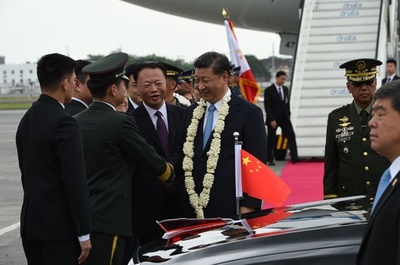 習氏が比を公式訪問、中国首脳として13年ぶり 関係強化目指す