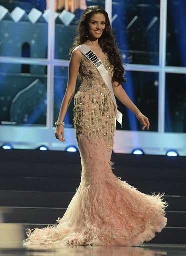 ミス・ユニバース出場者の華やかなドレス姿