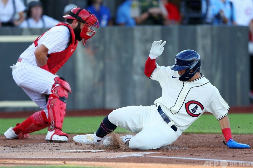 『フィールド・オブ・ドリームス』でMLB戦 カブス鈴木が活躍