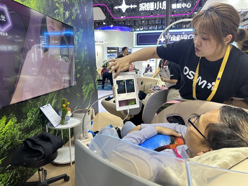 中国、ヘルステックの発展で高齢化に対応　消費博に多数展示