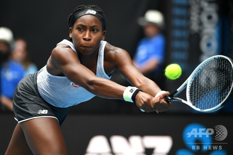 15歳ガウフは涙の4回戦敗退、同胞に逆転負け 全豪OP