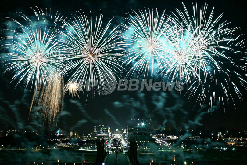 独立記念日迎えるマレーシアで国際花火大会 写真3枚 国際ニュース Afpbb News