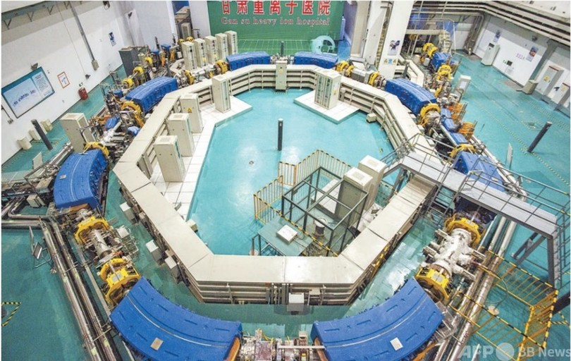 中国初の医療用重粒子加速器の応用に成功