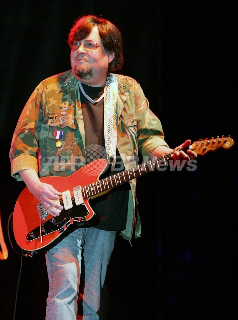 イギー・ポップ率いる「ザ・ストゥージズ」のギタリストR・アシュトンが死亡 イギー・ポップ率いる「ザ・ストゥージズ」のギタリストR・アシュトンが死亡