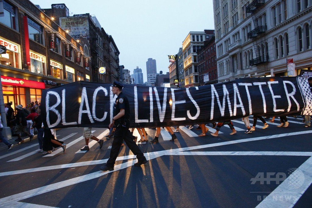 人種間関係、黒人SNS利用者の主な話題に 米国 人種間関係、黒人SNS利用者の主な話題に 米国