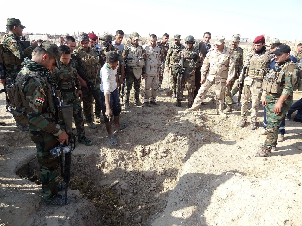 Isに殺害された人々か イラク北部で集団墓地発見 写真4枚 国際ニュース Afpbb News