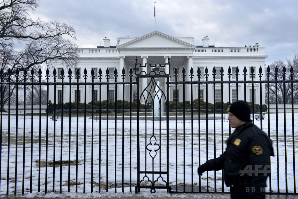 大統領警護官、飲酒運転でホワイトハウス防柵に衝突?当局が調査 大統領警護官、飲酒運転でホワイトハウス防柵に衝突?当局が調査
