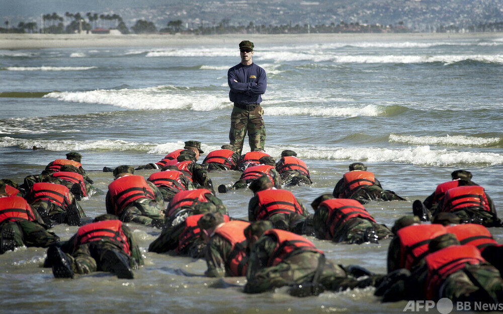 米海軍「シールズ」候補生の訓練に大きな欠陥 写真1枚 国際ニュース