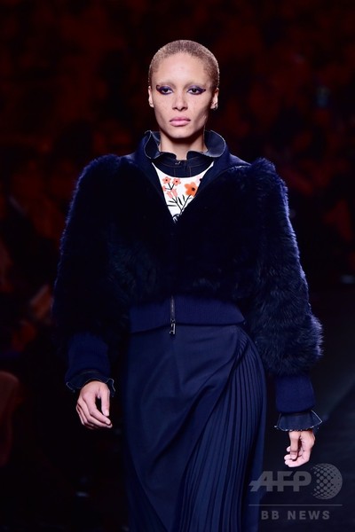 「フェンディ」16/17年秋冬コレクション