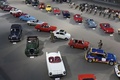 仏パリ市内のイベント会場「グランパレ」に展示された名車の数々（2015年2月4日撮影）。(c)AFP/ERIC FEFERBERG