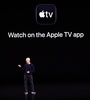 米カリフォルニア州クパチーノでアップルが開いたイベントで登壇したティム・クック最高経営責任者（2019年9月10日撮影）。(c)Josh Edelson / AFP