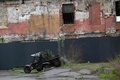 ウクライナの首都キーウで、バギーを運転するムサさん（2023年4月27日撮影）。(c)Sergei SUPINSKY / AFP