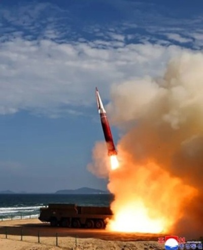 朝鮮の新型兵器試験が成功 金総書記が視察