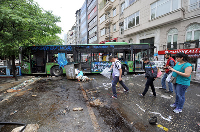 トルコ反政府デモ、全土に拡大 1700人以上を一時拘束　