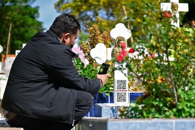 墓碑銘代わりにQRコード エルサルバドル