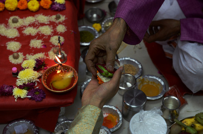 井戸に十数人が転落し3人死亡、宗教儀式の最中 インド