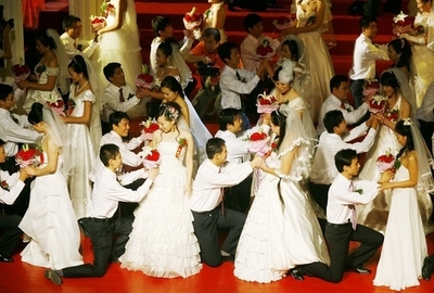 中国建国60周年記念、60組が集団挙式