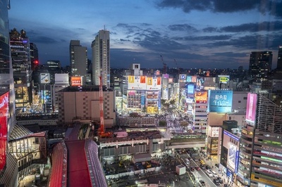 【検証】渋谷に「ストップ・ゼレンスキー」看板画像は加工 ネットで拡散