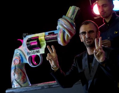 ジョン・レノンの死から31年、リンゴ・スターが暴力撲滅訴える