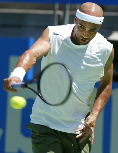 ＜テニス メディバンク国際2007＞ブレーク ストレートでコロレフを降し準決勝へ - オーストラリア