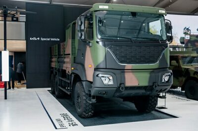 韓国・起亜「22人乗り」水深1m走る「注目の軍用車両」初公開…防衛産業展示会