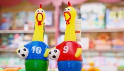 中国義烏産の応援グッズ「絶叫鶏」のアップグレードモデル 海外で爆売れ