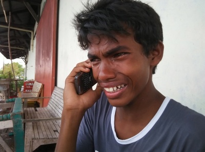 人身売買被害の14歳少年、難民船の悪夢語る インドネシア