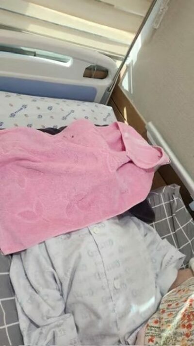 療養病院で高齢女性の顔にタオル、両腕拘束で放置か…韓国「介護虐待」疑惑に怒り広がる