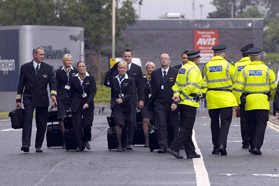 英政府、テロ警戒レベルを引き下げ