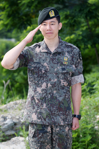 俳優のキム・ムヨル、兵役を終え除隊