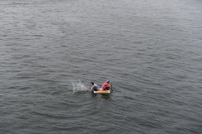 【今日の1枚】枯れ葉のようなボートでも ベトナム