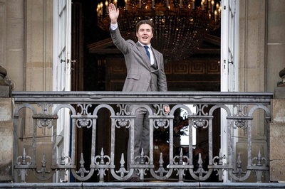 デンマークのクリスティアン王子、18歳に 豪華な晩さん会開催